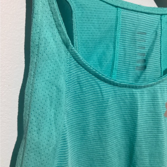 Under Armour Blue/Green Workout Tank with Silvertone Logo Size M - Picture 3 of 7